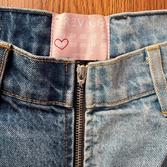REVICE Jeans - Picture 3 of 5